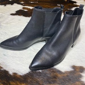 YALE POINTY TOE CHELSEA BOOTIE